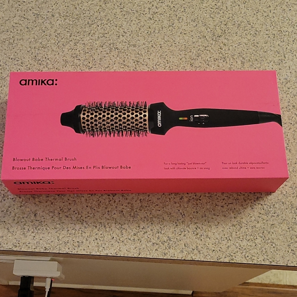 Amika Blowout Babe Thermal Brush